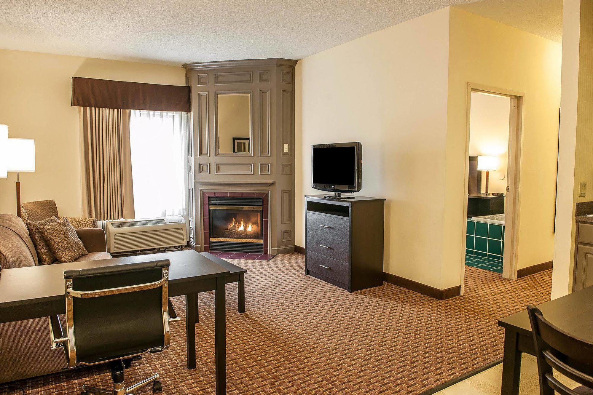 Comfort Inn & Suites Warsaw Near Us-30 Esterno foto